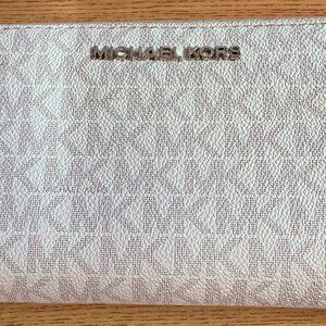 Michael Kors Zip Around Wallet
